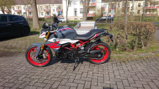 Mittelschweres Motorrad